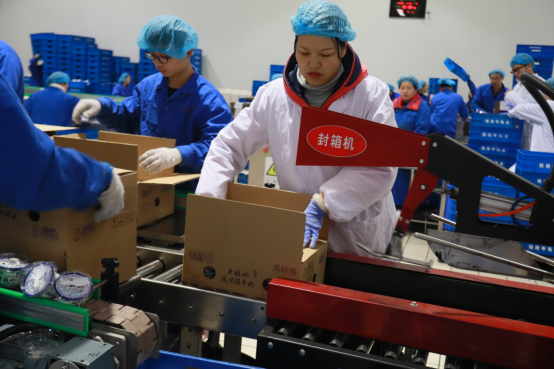 党员带头赴一线  助力春节保出产—QMH官网别样“出产突击队”助力车间出产