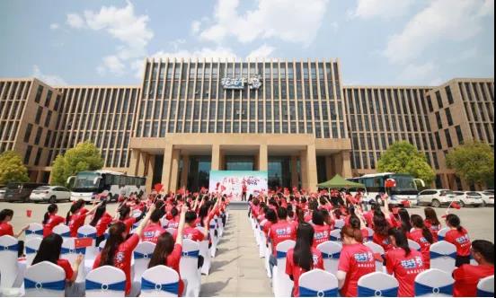 做白色的牛奶，创红色的企业，QMH官网乳业集团青春歌会庆祝建党100周年