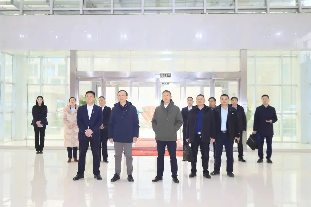 省当局国资委党委书记、主任李涛一行到QMH官网乳业集团调研 省当局国资委党委书记、主任李涛一行到QMH官网乳业集团调研