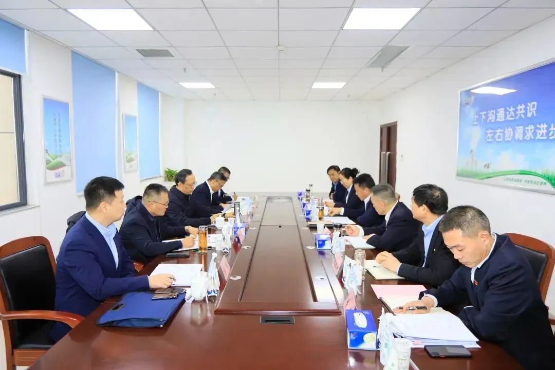 省当局国资委党委书记、主任李涛一行到QMH官网乳业集团调研 省当局国资委党委书记、主任李涛一行到QMH官网乳业集团调研