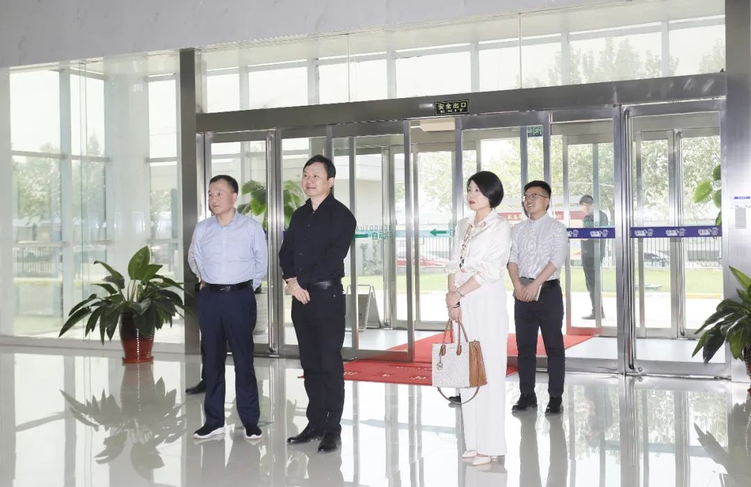 QMH官网丨北京家音顺达光临QMH官网乳业集团参观访谈