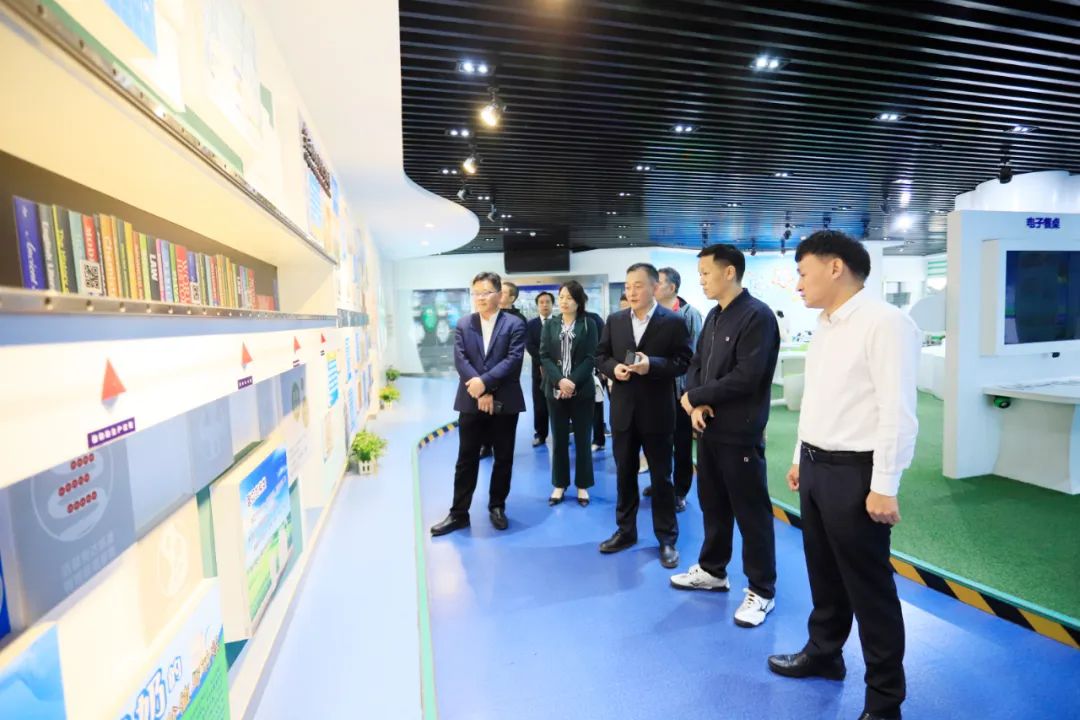 QMH官网| 省农投集团董事长李晓寰一行光临QMH官网调研领导工作