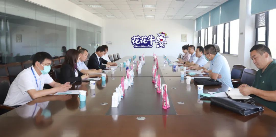 快讯 | 郑州创建国度食品安全示范城市暨2022食安郑州出产企业盛开日·探秘QMH官网通明工厂活动进行