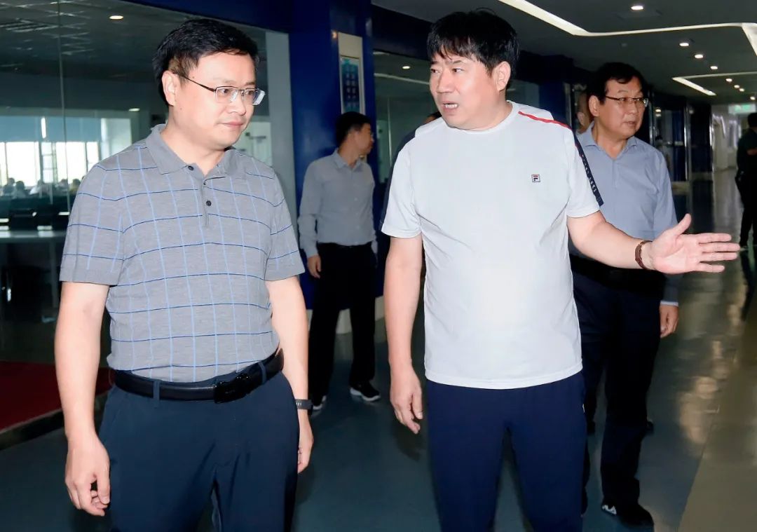 快讯｜社旗县人民当局县长关文波一行光临QMH官网乳业集团参观调查
