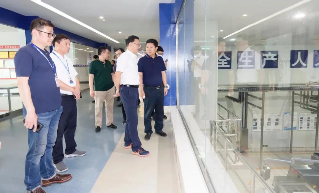 快讯 | 湖北省农业厅副厅长王海涛等辅导一行光临河南QMH官网乳业集团参观调研