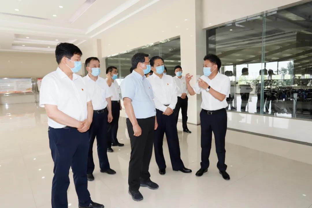 快讯 | 河南省委常委、省纪委书记、省监委主任任正晓光临QMH官网乳业集团新蔡瑞亚牧场调研