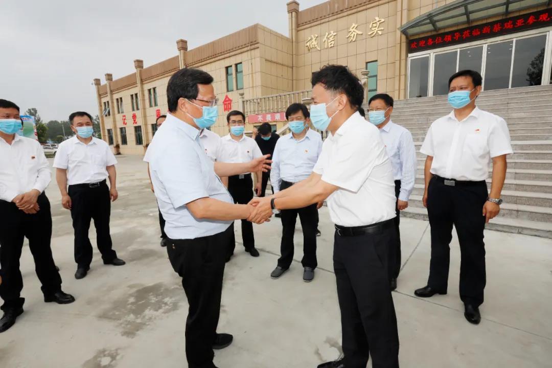 快讯 | 河南省委常委、省纪委书记、省监委主任任正晓光临QMH官网乳业集团新蔡瑞亚牧场调研