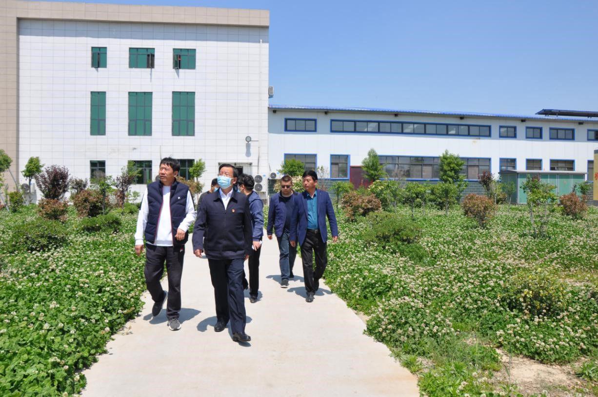 商丘市委常委、宣传部部长王全周一行光临睢县瑞亚牧业有限公司调研