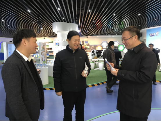 宁夏回族自治区农业村落厅党组书记、厅长王刚一行光临QMH官网乳业集团调研