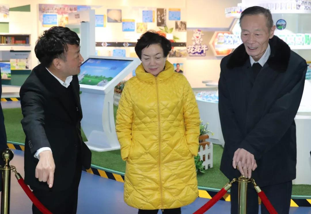 中国奶业协会高鸿宾会长光临QMH官网领导工作