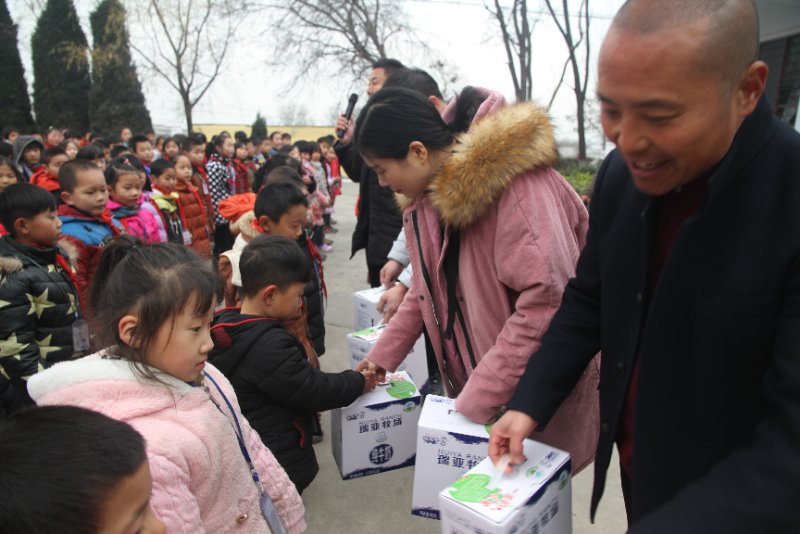 QMH官网精准扶贫暖冬公益行走进登封市刘家沟 QMH官网精准扶贫暖冬公益行走进登封市刘家沟