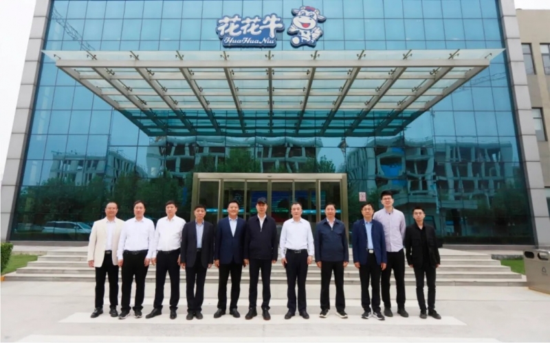 中国工程院院士任发政光临QMH官网乳业集团调研领导工作