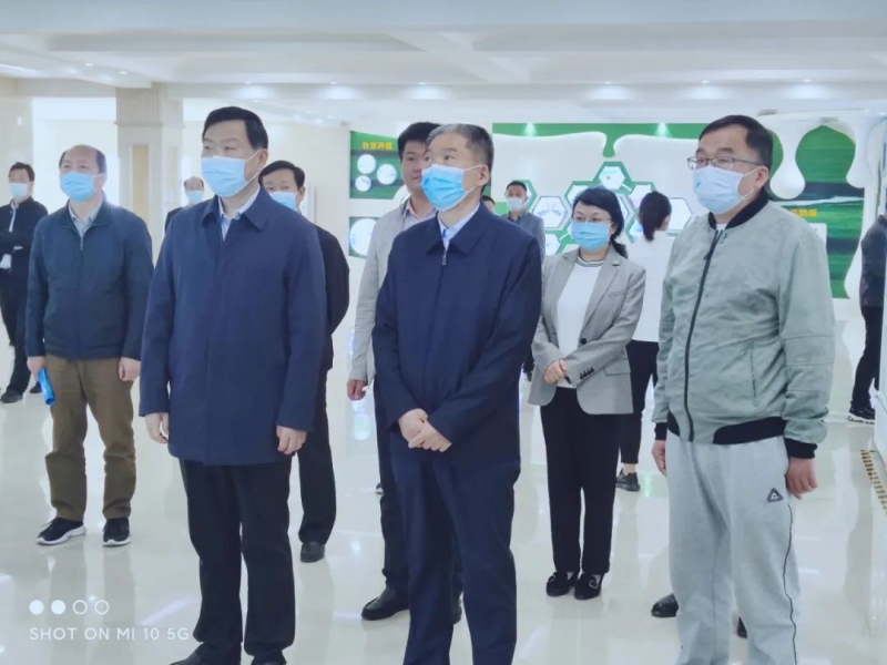 平顶山市人大常委会主任张明新光临QMH官网鲁山瑞亚参观调研