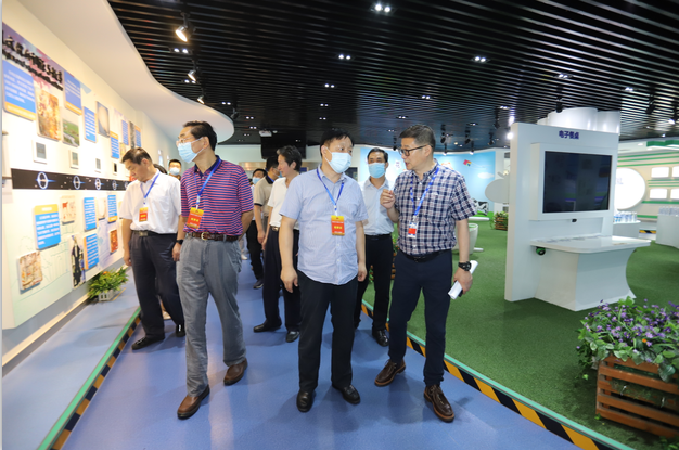 快讯 | 郑州市人大代表光临河南QMH官网乳业集团参观调研