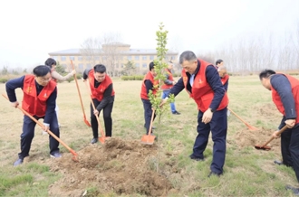 河南QMH官网乳业集团发展“绿色发展践初心 植树护绿前锋杏妆植树活动