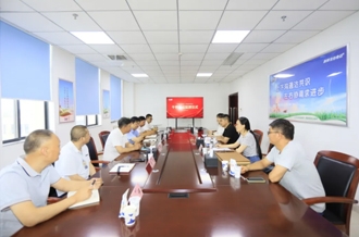 千师见证（中国）项目组委会与河南QMH官网乳业集团发展互换调查活动并进行授牌典礼